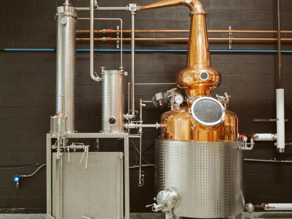<b>Pot Still vs. Column Still</b>